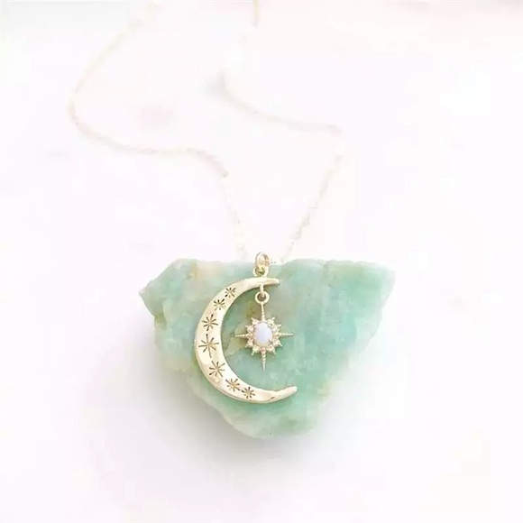 “Bohemian Rhapsody” Crescent Moon Opal Necklace - Picture 4 of 5